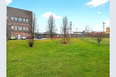 4 N Washington St, Masontown, PA 15461 - Photo 4