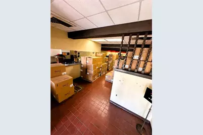 9 E Washington St, New Castle, PA 16101 - Photo 8