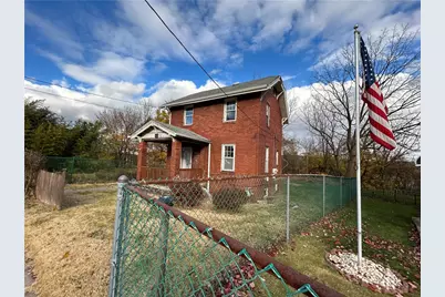 357 Ohio Ave, Clairton, PA 15025 - Photo 2