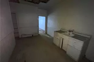 823 Grant St, McKeesport, PA 15132 - Photo 6