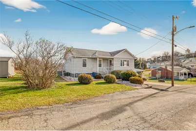 205 N Quarry St, Mt Pleasant Boro, PA 15666 - Photo 2