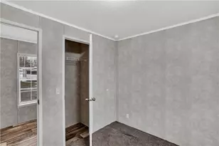 253 Colleen Ln, Jeannette, PA 15644 - Photo 22