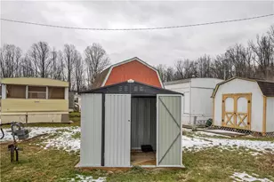 253 Colleen Ln, Jeannette, PA 15644 - Photo 6