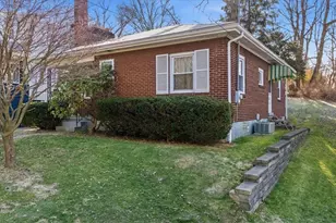 828 Dearborn St, Harmony Township, PA 15005 - Photo 6