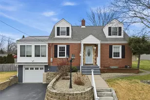 702 Hemlock Dr, Aliquippa, PA 15001 - Photo 1