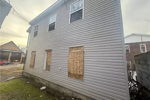 404 E Locust St, Butler, PA 16001 - Photo 4