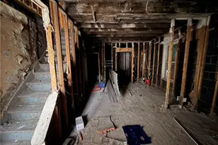 404 E Locust St, Butler, PA 16001 - Photo 6