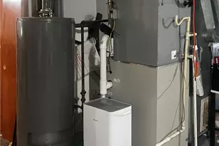 1009 N Ashland Ave, New Castle, PA 16102 - Photo 16