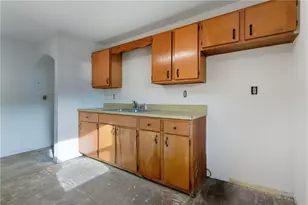 399 Cherry St, Montgomery-Grant, PA 15724 - Photo 18