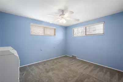 930 Lindsay Rd, Scott Township, PA 15106 - Photo 16