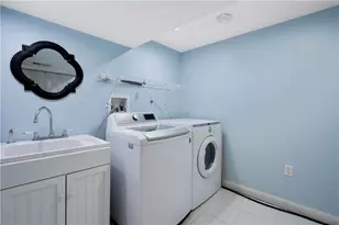 930 Lindsay Rd, Scott Township, PA 15106 - Photo 24