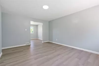 1625 Loretta Dr, Pittsburgh, PA 15235 - Photo 6