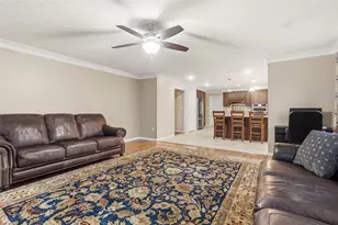 251 Field Club Cir, Robinson Twp, PA 15136 - Photo 6