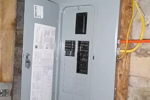 210 N 4th St, Jeannette, PA 15644 - Photo 22