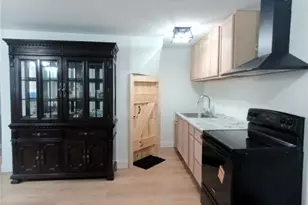 210 N 4th St, Jeannette, PA 15644 - Photo 8