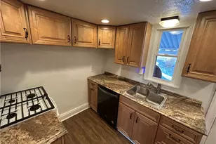 1581 Greencrest Dr, Pittsburgh, PA 15226 - Photo 4