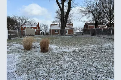 1581 Greencrest Dr, Pittsburgh, PA 15226 - Photo 18