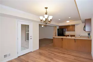 204 Adele Ct, Ross Twp, PA 15229 - Photo 8