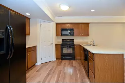 204 Adele Ct, Ross Twp, PA 15229 - Photo 6