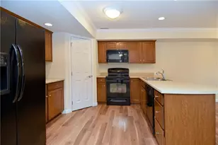 204 Adele Ct, Ross Twp, PA 15229 - Photo 6