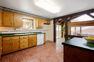 3643 Maplevue Dr, Bethel Park, PA 15102 - Photo 12