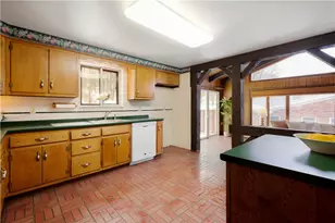 3643 Maplevue Dr, Bethel Park, PA 15102 - Photo 12