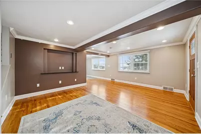 465 Macassar Dr, Baldwin Twp, PA 15236 - Photo 6