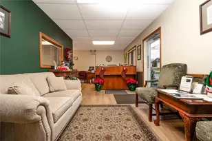 610 W Main St, Grove City Boro, PA 16127 - Photo 12