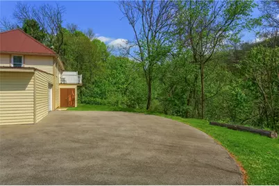955 Woodside Ave, Ellwood City, PA 16117 - Photo 50