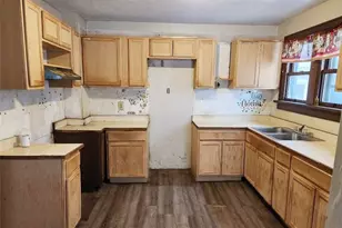 399 Baldwin Ave, Sharon, PA 16146 - Photo 6