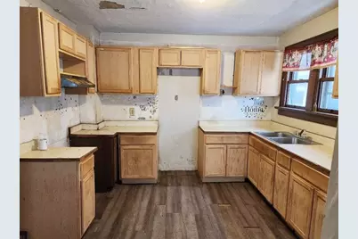 399 Baldwin Ave, Sharon, PA 16146 - Photo 8