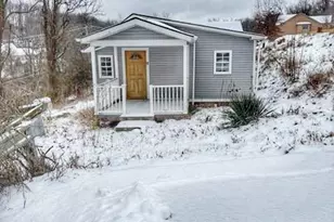 105 Penn Ave, Bentleyville, PA 15314 - Photo 2