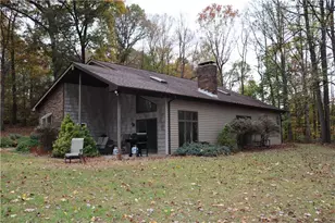 566 Monte Ln, Derry Township, PA 15717 - Photo 4