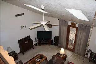 566 Monte Ln, Derry Township, PA 15717 - Photo 12