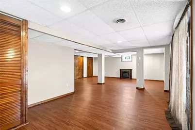 2421 Cronemeyer Ave, Pittsburgh, PA 15212 - Photo 18