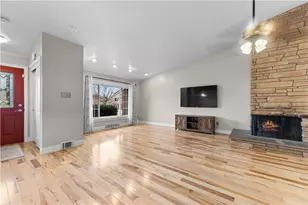 1274 Folkstone Dr, Pittsburgh, PA 15243 - Photo 4