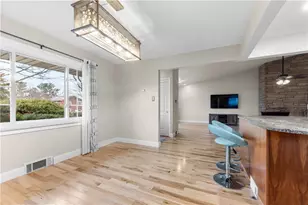 1274 Folkstone Dr, Pittsburgh, PA 15243 - Photo 10