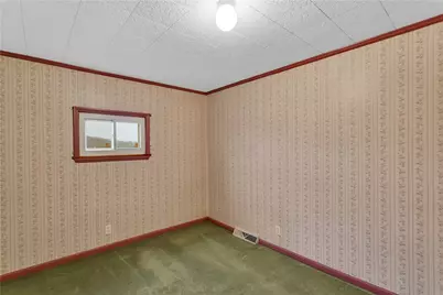 324 Beech St, Vandergrift, PA 15690 - Photo 16