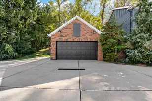 173 Slatewood Ct, Bethel Park, PA 15102 - Photo 44