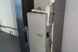 315 W Miller Ave, Munhall, PA 15120 - Photo 8