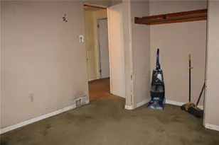 318 Rockfield Rd, Scott Township, PA 15243 - Photo 10