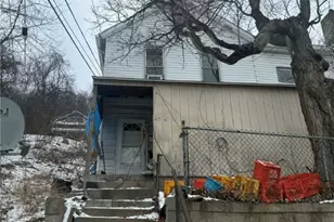 401 Iowa Ave, Homestead, PA 15045 - Photo 6