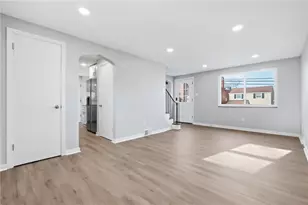 378 Fernhill Ave, Pittsburgh, PA 15226 - Photo 8