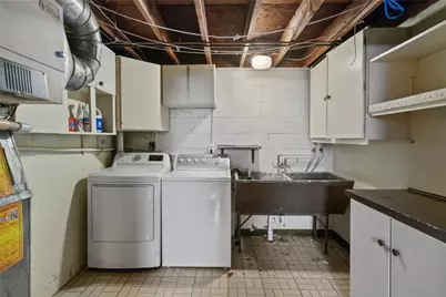 2324 Wells Dr, Bethel Park, PA 15102 - Photo 32