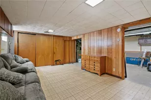 2324 Wells Dr, Bethel Park, PA 15102 - Photo 30