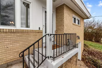 172 E Wedgewood Drive, Ross Twp, PA 15229 - Photo 2