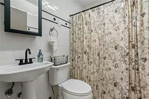 172 E Wedgewood Dr, Ross Twp, PA 15229 - Photo 14