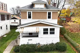 621 Watson St, Coraopolis, PA 15108 - Photo 1