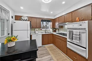 6711 E Barivista Dr, Pittsburgh, PA 15147 - Photo 16