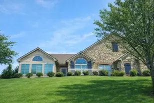 252 Fair Meadow Dr, Chartiers, PA 15301 - Photo 2